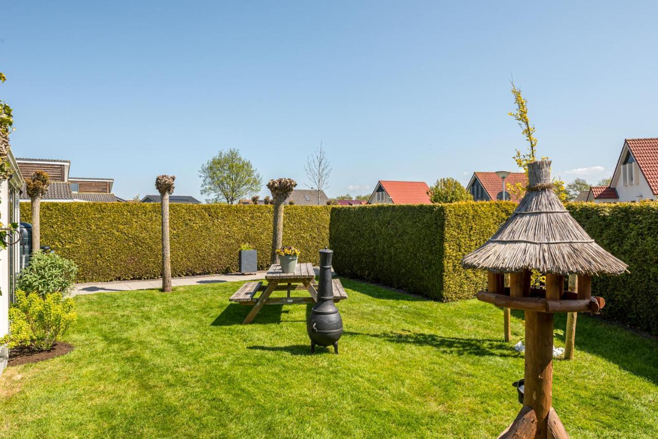 Vakantiewoning Met Serre En Airconditioning Tzummarum Exterior photo
